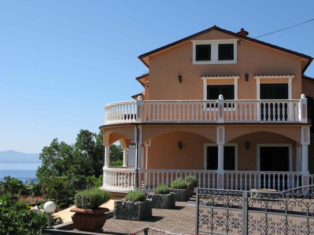 Bed And Breakfast Villa Iris Mošćenička Draga Dış mekan fotoğraf